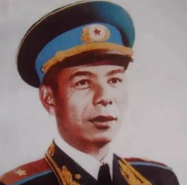 黄炜华.png